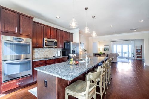 1186 Laurel Valley Ct, Buford GA  30519-8133 exterior