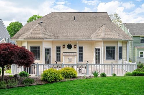 97 Gaskill St, Woonsocket, RI 02895-1011