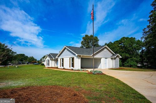 104 Huntington Dr, Lagrange, GA 30240-9703