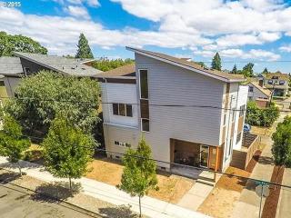 3702 Borthwick Ave, Portland, OR 97227-1266