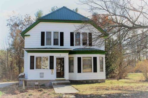 9 Wilson Ave, Derry, NH 03038-2117