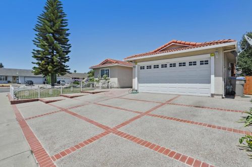 1090 Ruge Dr, San Jose, CA 95132-2928