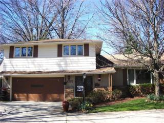 4595 Anderson Rd, Cleveland OH  44121-3866 exterior