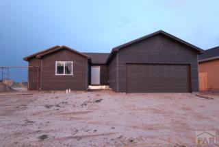 3312 Lions Den Ct, Pueblo, CO 81005-4035