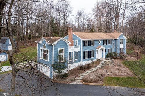 11329 Fairfax Dr, Great Falls, VA 22066-1307