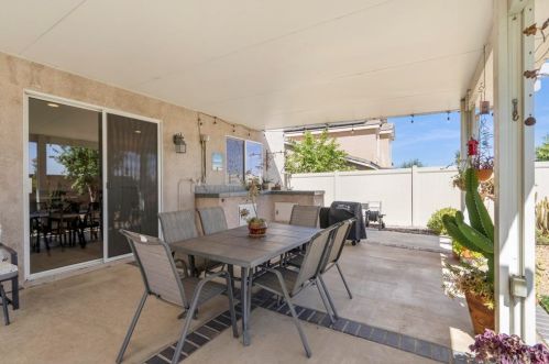 17876 Robusta Dr, Riverside CA  92503-7072 exterior