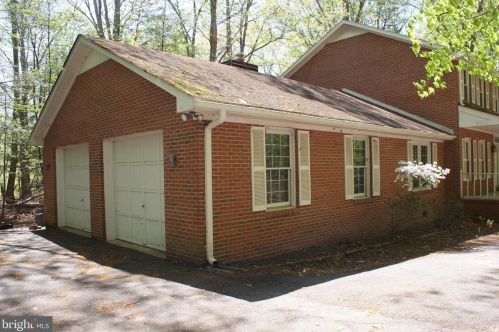 1 Beech Tree Ct, Fredericksburg, VA 22407-2320