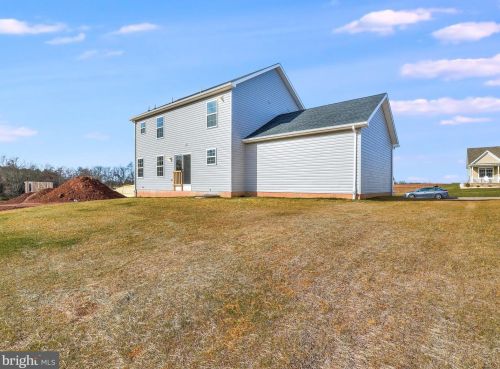 1231 Maple Ln, Hanover PA  17331-9251 exterior