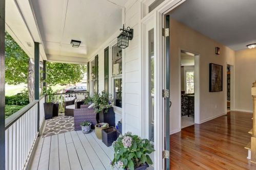 313 Horseshoe Bnd, Holly Springs, GA 30189-2581