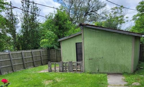 541 Stilwell Blvd, Port Arthur TX  77640-6044 exterior