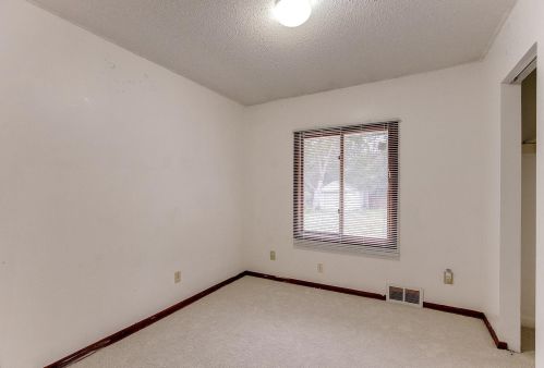 923 Barclay St, Saint Paul MN  55106-3501 exterior
