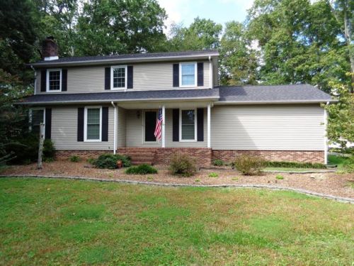 114 Autumn Ln, Tullahoma, TN 37388-5301