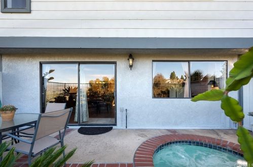 7315 Singingwood Dr, Anaheim CA 92808-1701 exterior