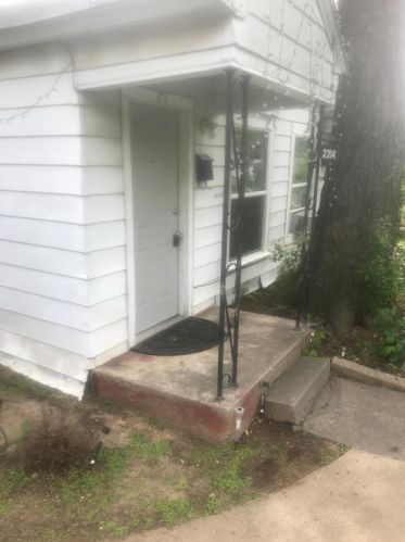 2214 Amherst Ave, Dallas TX  75235-3104 exterior