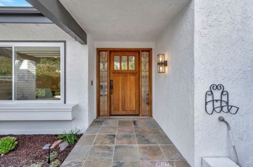 323 Calle Empalme, San Clemente CA  92672-2105 exterior