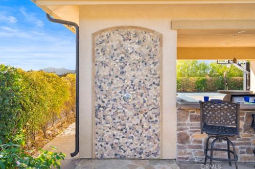 7756 Kingdom Dr, Riverside CA  92506 exterior