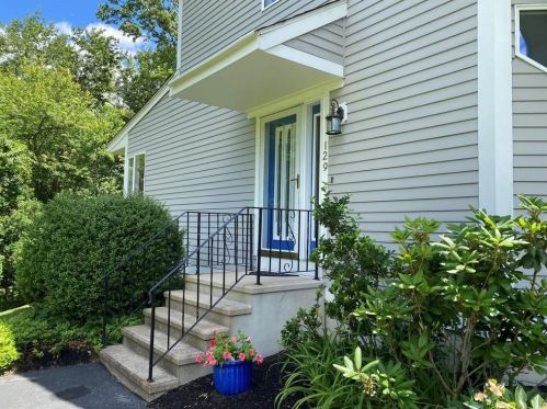 129 Oceanwoods Dr, North Kingstown, RI 02852-7119