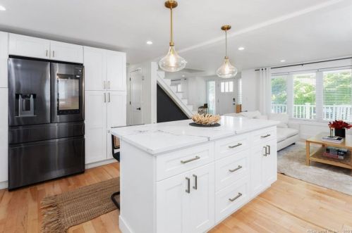 65 Quintard Ave, Norwalk CT  06854-3713 exterior