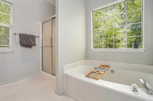 425 Streamview Ln, Stockbridge GA  30281-6030 exterior