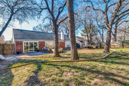 6881 Moss Ln, Fort Worth TX  76182-7039 exterior