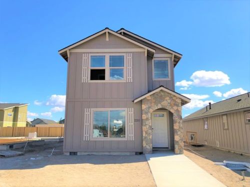 220 30th St, Eagle Crest, OR 97756-8244