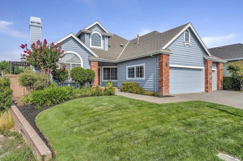 1079 Elsbree Ln, Windsor, CA 95492-7930