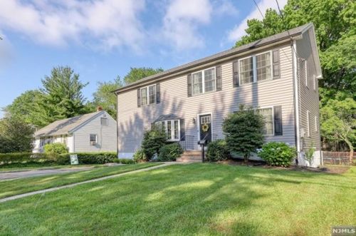 1102 Boulevard, N Milford, NJ 07646-2407