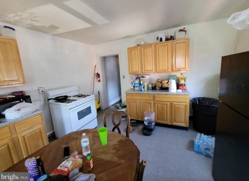 46 Olden Ave, Trenton NJ 08638-4328 exterior