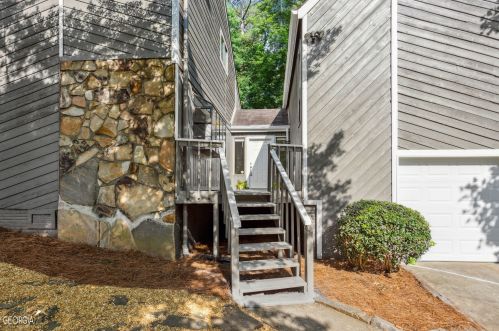 3279 Timber Bluff Dr, Marietta, GA 30062-4460
