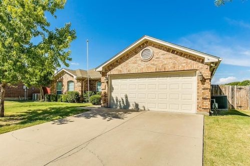 341 Vista Way Dr, Fort Worth TX  76179-1394 exterior