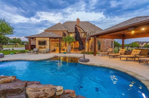 749 Mnr Dr, Argyle TX 76226-5923 exterior