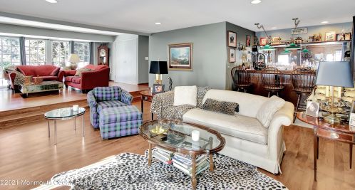 9 Fox Hill Rd, Middletown NJ exterior