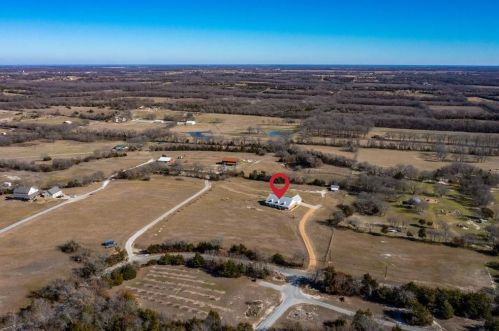 3064 Ball Rd, Whitewright TX 75491-6011 exterior