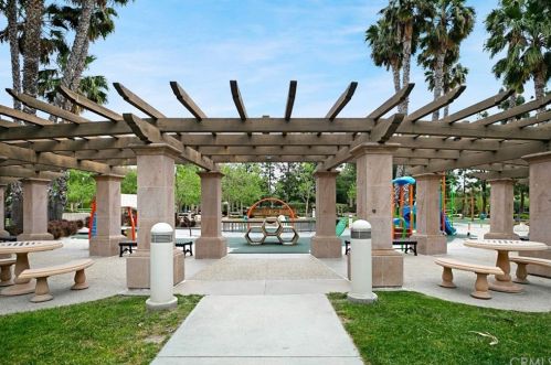 15 Salton, Irvine CA  92602-2425 exterior