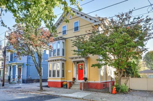 54 Willow St, Providence, RI 02911-2148