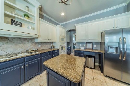 3417 Bay Breeze Ln, Fort Worth TX  76179-3846 exterior