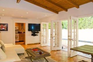 8787 Skyline Dr, Los Angeles CA  90046-1421 exterior