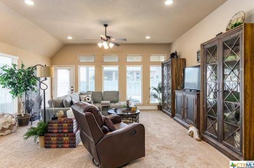 2147 Pioneer Pass, Seguin TX 78155-4456 exterior