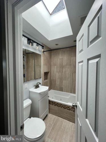 6445 Marsden St, Philadelphia PA 19135-2706 exterior