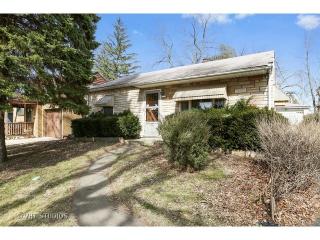 50 Richmond St, Westmont, IL 60559-1829