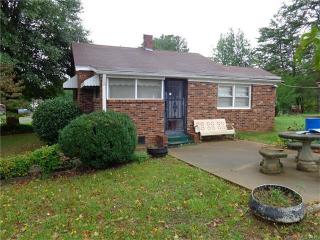 2842 Dan Brown Dr, Claremont, NC 28610-8534
