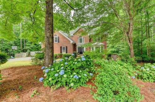 3411 Knollwood Ct, Buford, GA 30519-4070