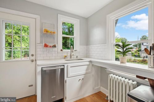 410 Melbourne Ave, Silver Spring MD 20901-2818 exterior