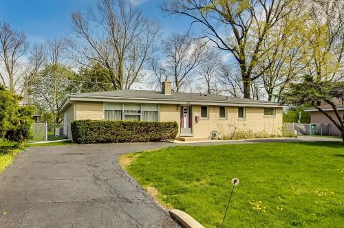 1115 Pam Anne Dr, Glenview, IL 60025-2512