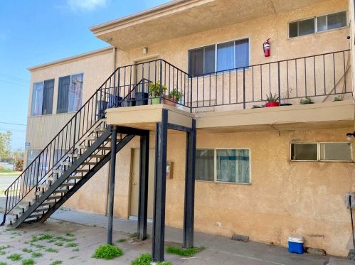 220 Canterbury Way, Oxnard, CA 93033-8443