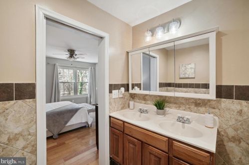 9621 Hastings Dr, Columbia MD  21046-1904 exterior