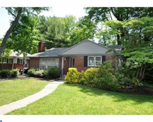 855 Longwood Cir, Tavistock, NJ 08033-1069