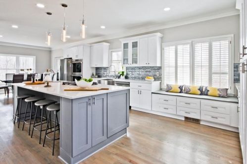 1898 Connemara Dr, Atlanta GA  30341-1565 exterior