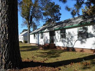 2700 Barclay Ave, Portsmouth, VA 23702-1608