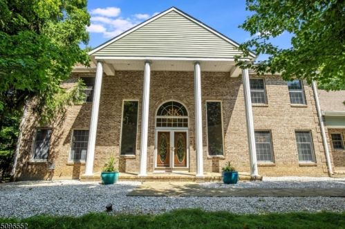 91 Underrock Rd, Sparta, NJ 07871-3149